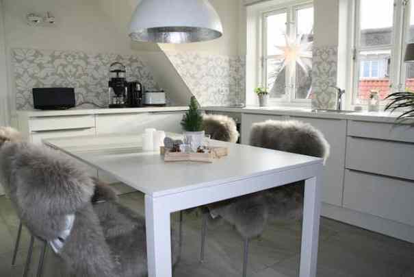 Seaside Rosenhagen Ferienhaus Esszimmer