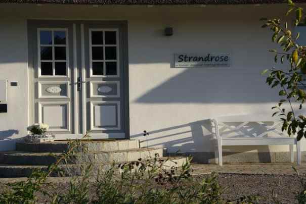 Seaside Rosenhagen Ferienhaus Strandrose Eingang